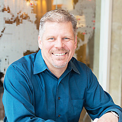 Duncan Lyons headshot