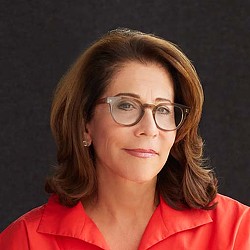 Robin Klehr Avia headshot