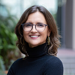 Amy Campbell headshot